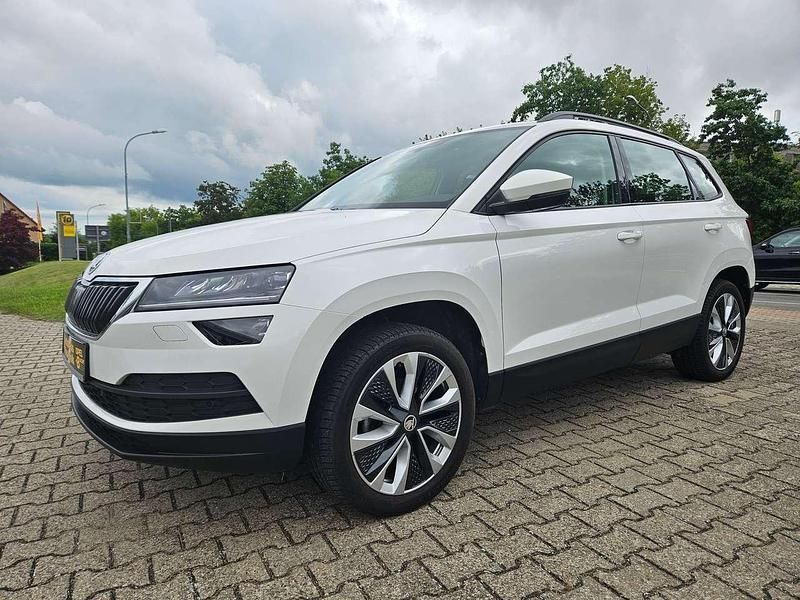 Candyweiss Gebraucht 2021 Skoda Karoq Style SUV | 20.940 € (Fairer Preis) - Bild 1/4