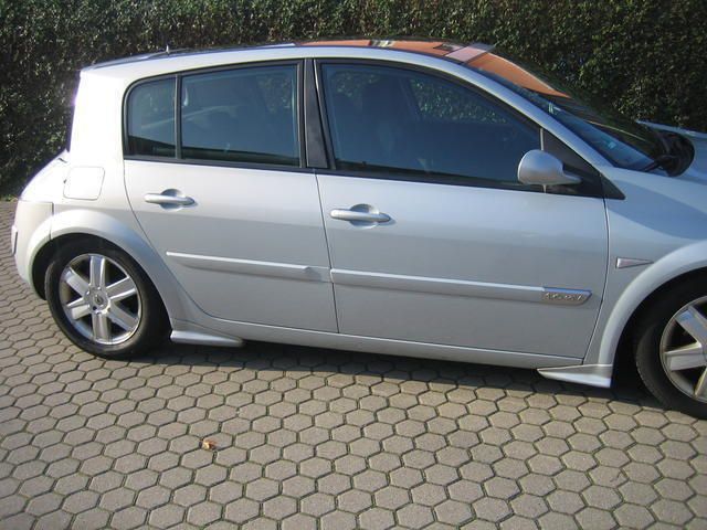 Gebraucht Renault Mégane II 113 PS (83 kW) 2003 Silber Limousine