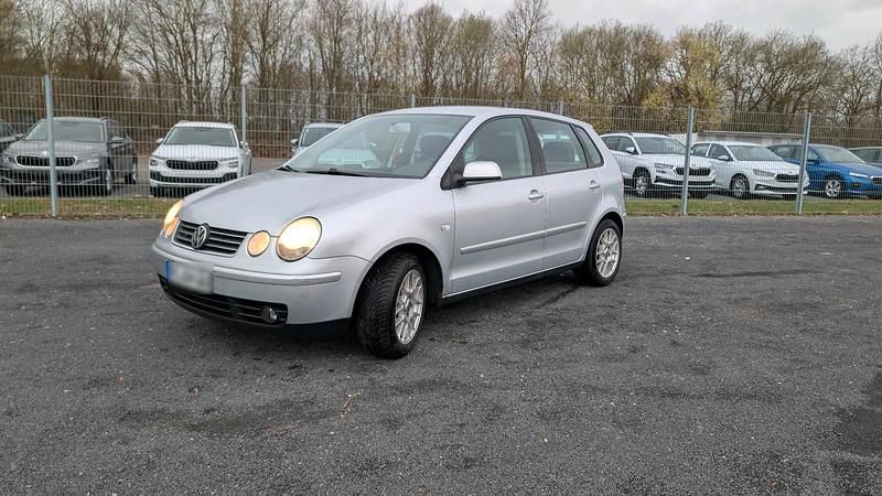 Gebraucht VW Polo 64 PS (47 kW) 2004 Silber Kleinwagen