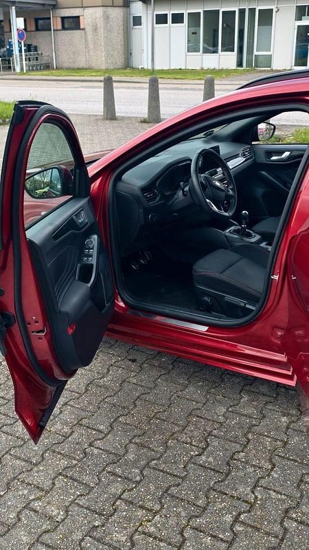 Gebraucht Ford Focus ST-Line 150 PS (110 kW) 2020 Rot Kombi