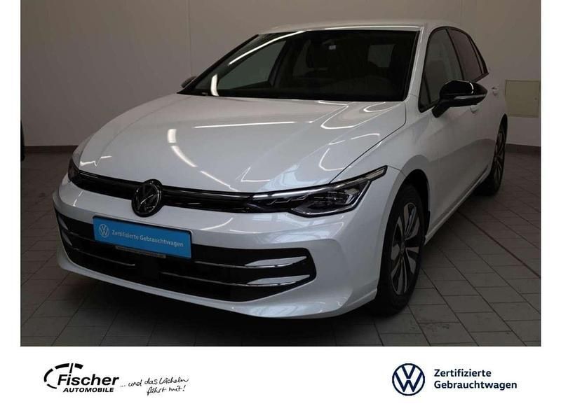 Weiss Gebraucht 2024 VW Golf VIII Goal Limousine | 25.880 € - Bild 1/3