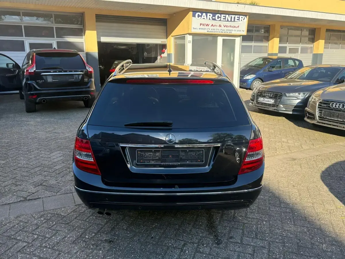 Gebraucht Mercedes C180 156 PS (114 kW) 2014 Schwarz Kombi