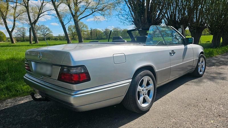 Brugt Mercedes E220 1993 Sølv Cabriolet