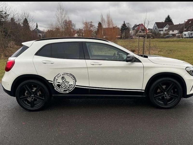 Gebraucht Mercedes GLA200 156 PS (114 kW) 2016 Weiß SUV