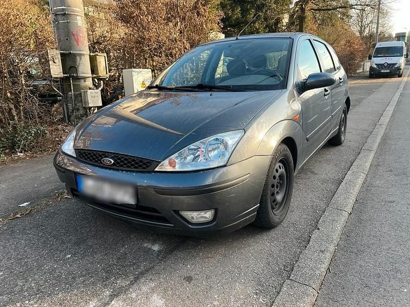 Gebraucht Ford Focus 100 PS (73 kW) 2002 Grau Limousine