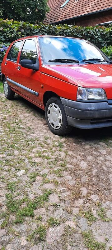 Rot Gebraucht 1995 Renault Clio Kleinwagen | 998 € - Bild 1/4