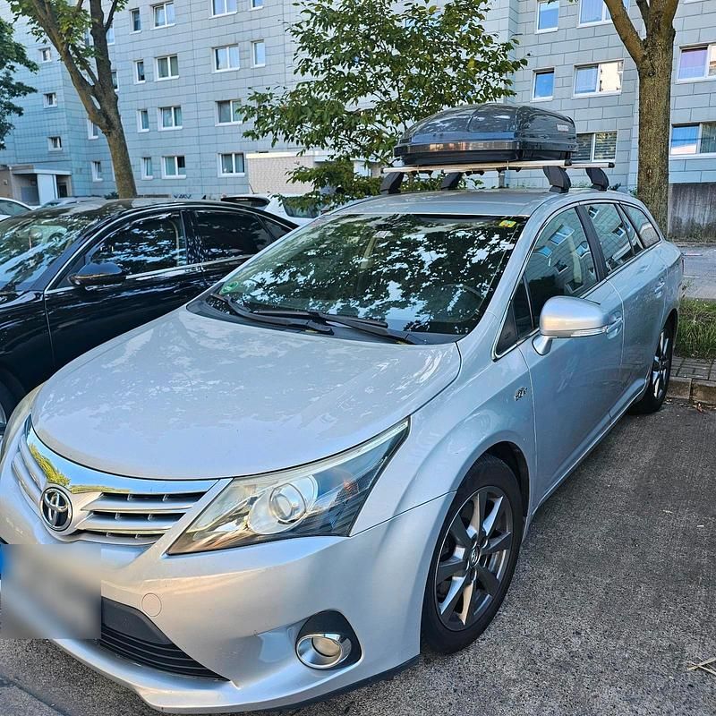Silber Gebraucht 2012 Toyota Avensis T2 Kombi | 5.790 € (Guter Preis) - Bild 1/4