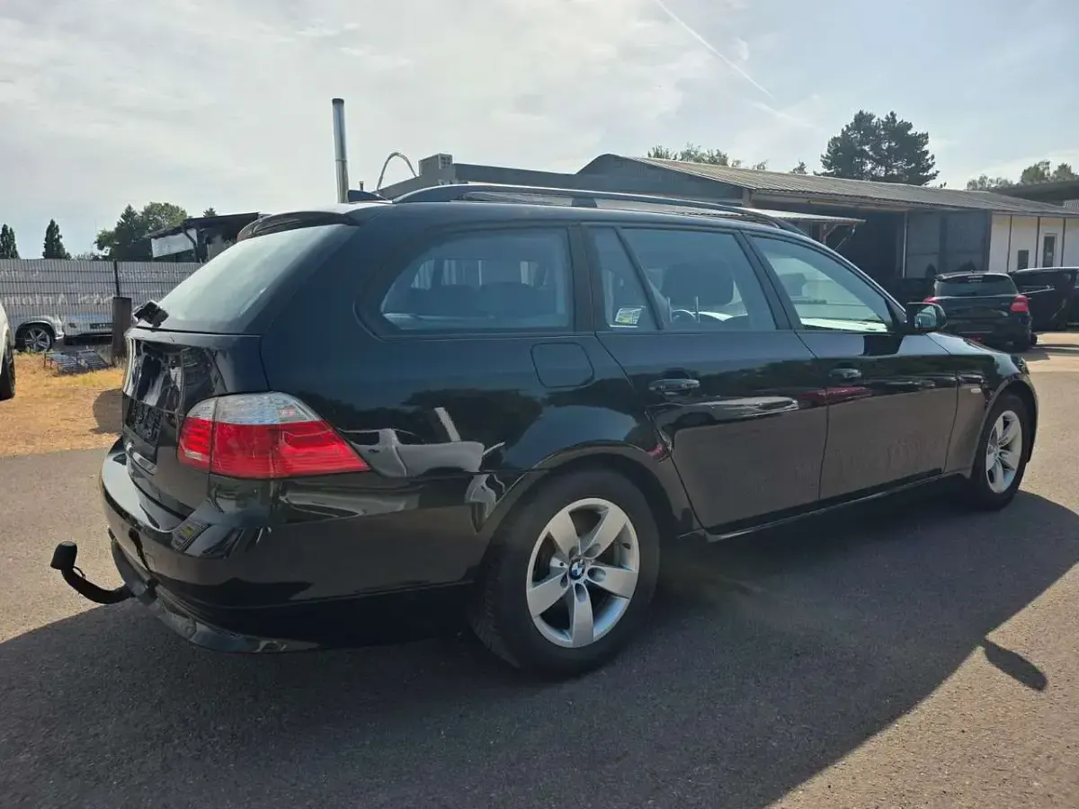 Gebraucht BMW 520 Shadowline 163 PS (119 kW) 2009 Schwarz Kombi