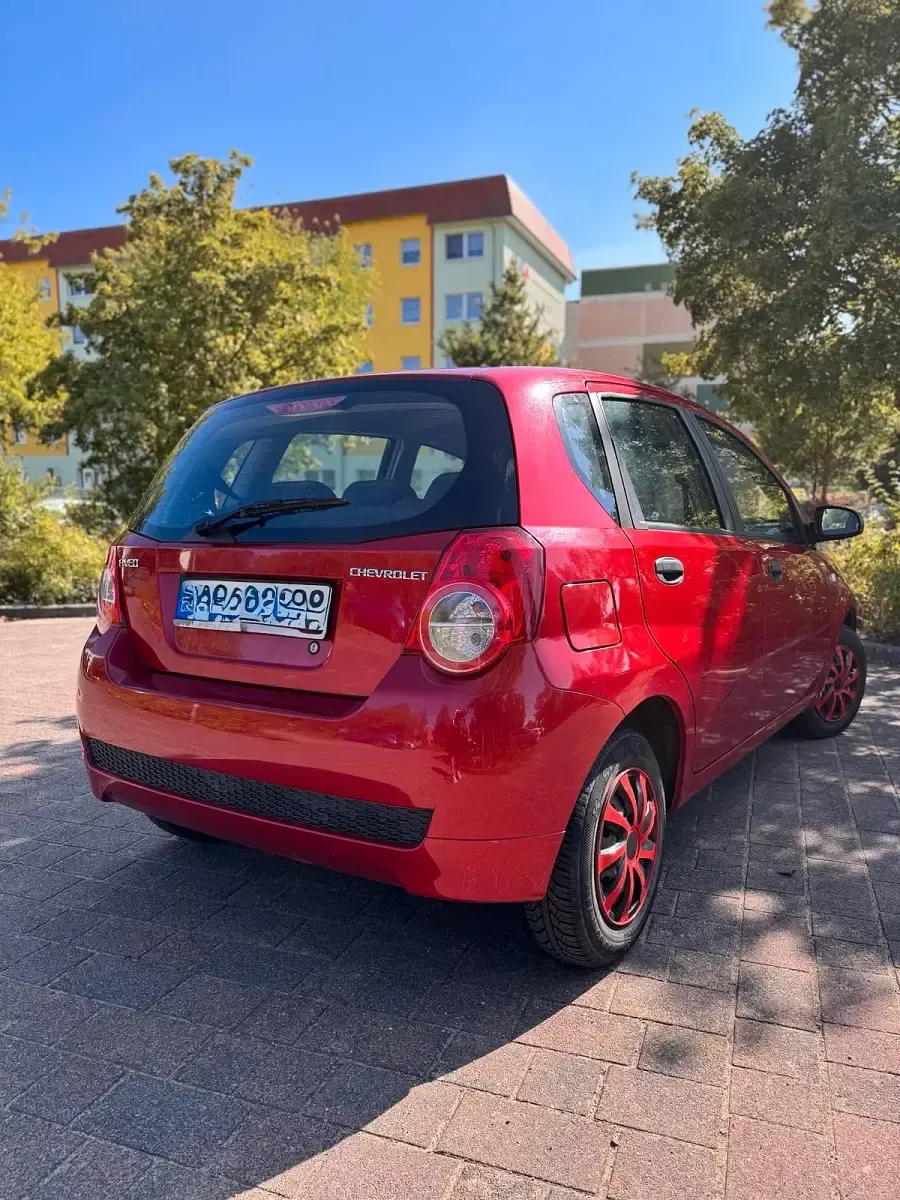 Gebraucht Chevrolet Aveo 75 PS (55 kW) 2009 Rot Kleinwagen