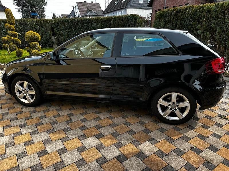Gebraucht Audi A3 Attraction 102 PS (75 kW) 2010 Schwarz Kleinwagen