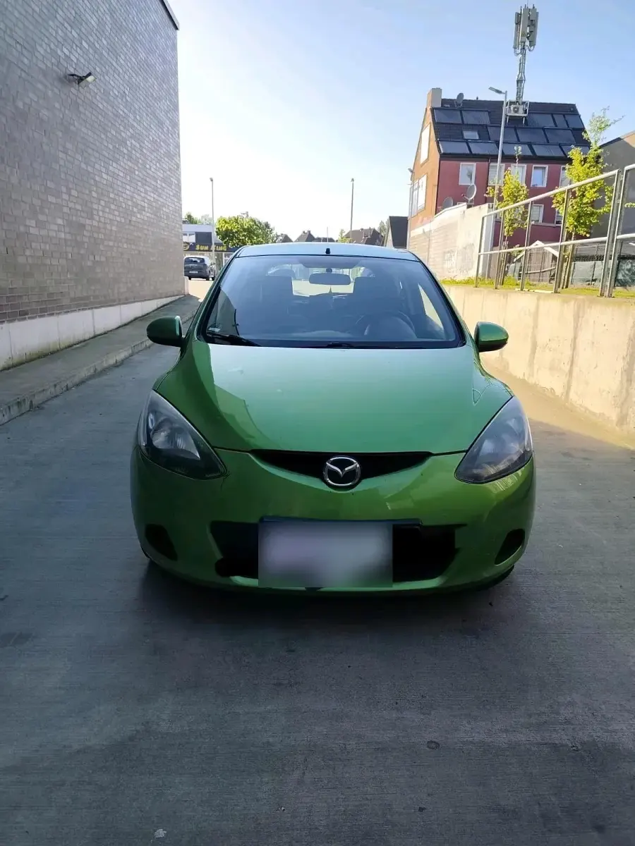 Usata Mazda 2 75 CV (55 kW) 2010 Verde Utilitaria
