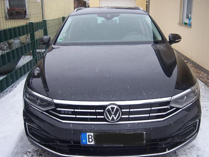 Schwarz Gebraucht 2021 VW Passat GTE Kombi | 21.500 € (Superpreis) - Bild 1/4