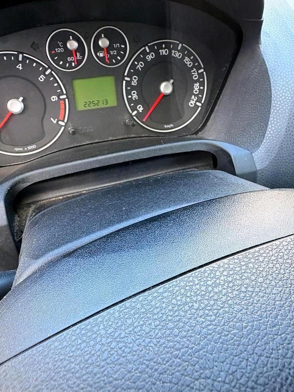 Używany Ford Fiesta 75 KM (55 kW) 2006 Srebrny Hatchback