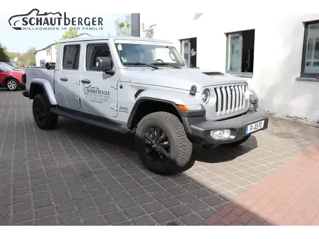 Gebraucht Jeep Gladiator Overland 264 PS (194 kW) 2023 Silber Pickup