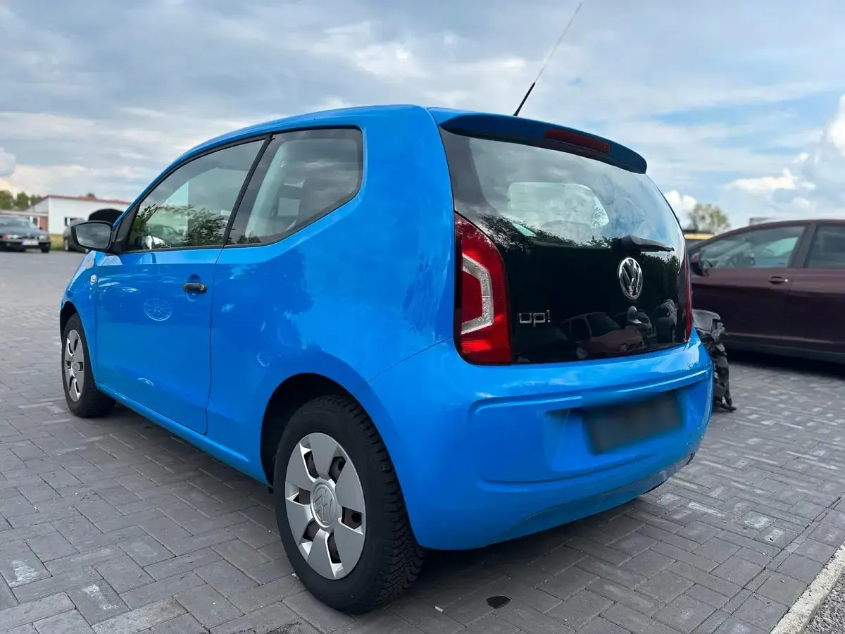Używany VW up! 60 KM (44 kW) 2014 Niebieski Hatchback