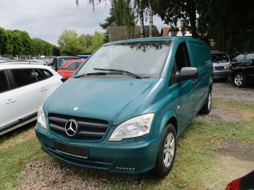 Gebraucht Mercedes Vito 95 PS (69 kW) 2010 Aquagrün Van