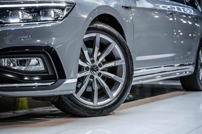 Occasion VW Passat R-line 150 ch (110 kW) 2023 Gris Break