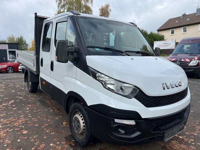 Gebraucht Iveco Daily 126 PS (92 kW) 2015 Weiß Van / Kleinbus