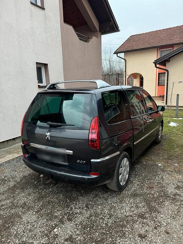 Gebraucht Peugeot 807 136 PS (100 kW) 2009 Grau Van / Kleinbus