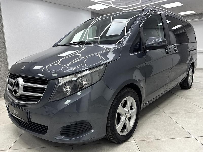 Gebraucht Mercedes V220 Edition 163 PS (119 kW) 2016 Flintgrau metallic Van / Kleinbus