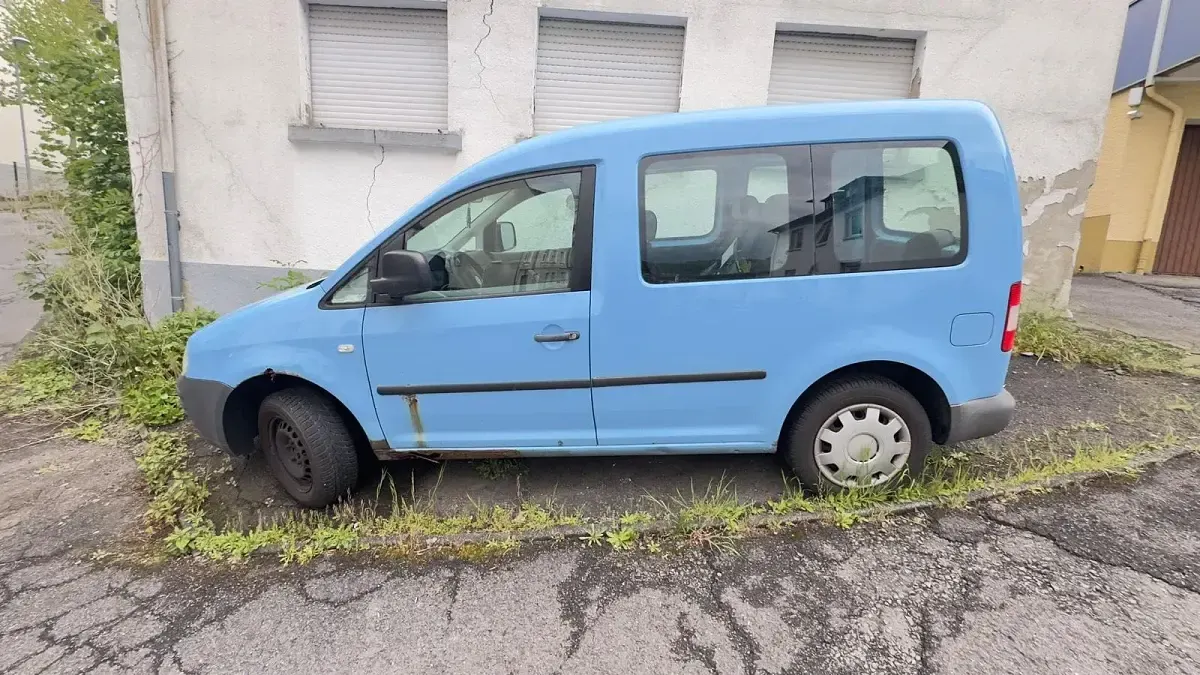 Usata VW Caddy 2005 Blu Monovolume