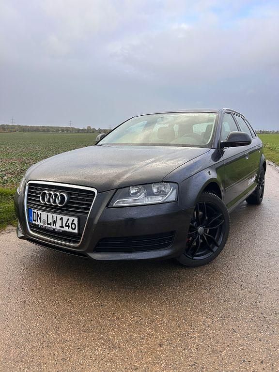 Schwarz Gebraucht 2009 Audi A3 Ambiente Limousine | 3.500 € (Guter Preis) - Bild 1/4