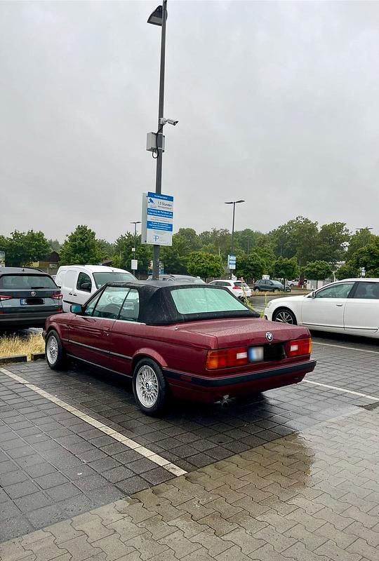 Gebraucht BMW 318 Cabriolet 113 PS (83 kW) 1993 Rot Cabrio