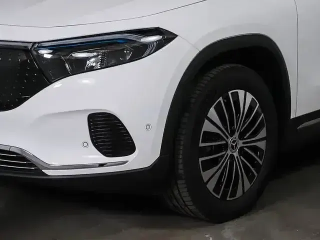 Gebraucht Mercedes EQA250 Progressive 150 kW (204 PS) 2025 Unilack polarweiß SUV