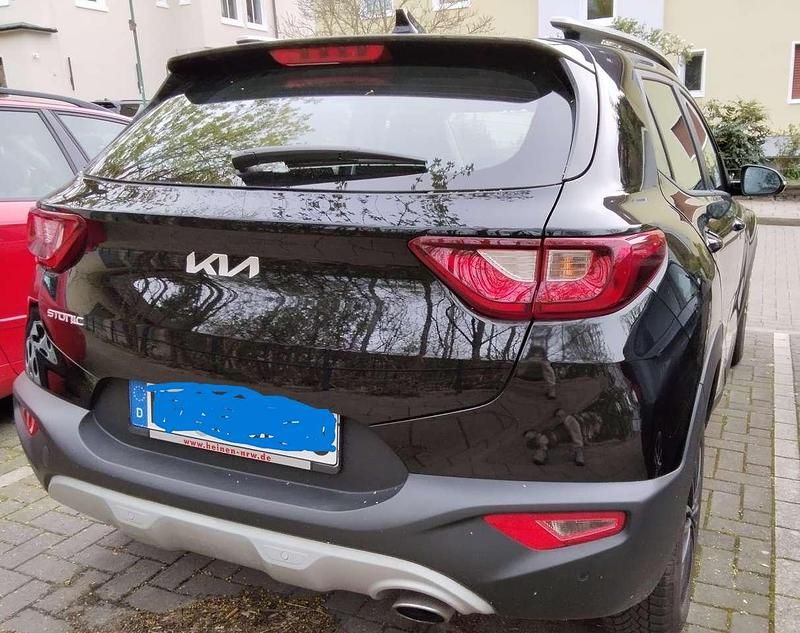 Gebraucht Kia Stonic Vision 84 PS (61 kW) 2023 Schwarz SUV