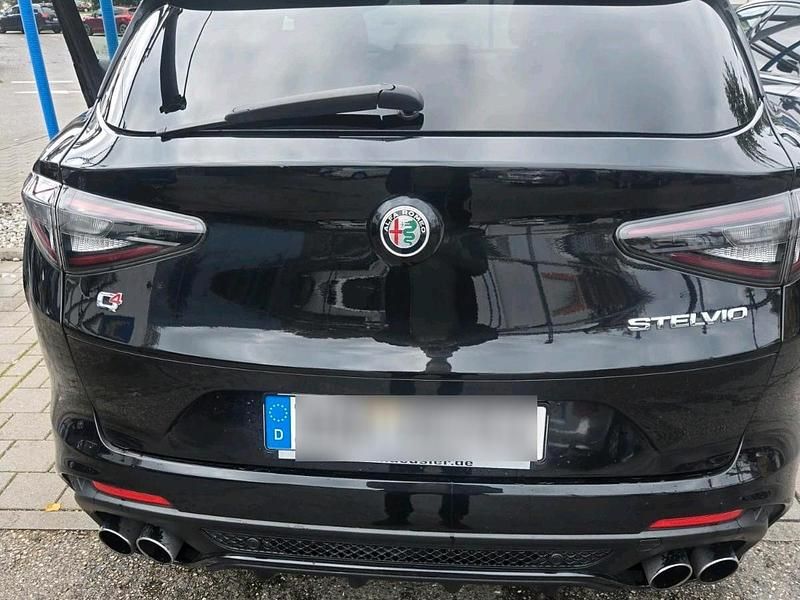 Gebraucht Alfa Romeo Stelvio Quadrifoglio 510 PS (375 kW) 2024 Schwarz SUV