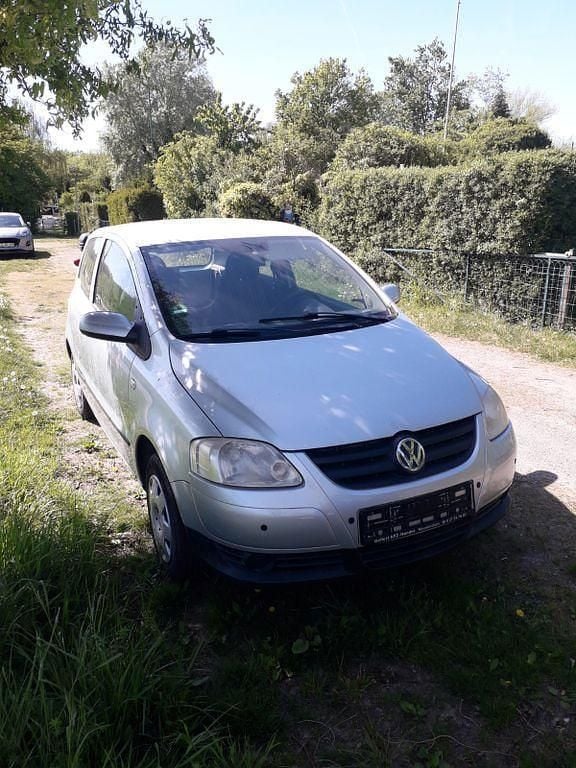 Usata VW Fox 54 CV (39 kW) 2006 Argento Utilitaria