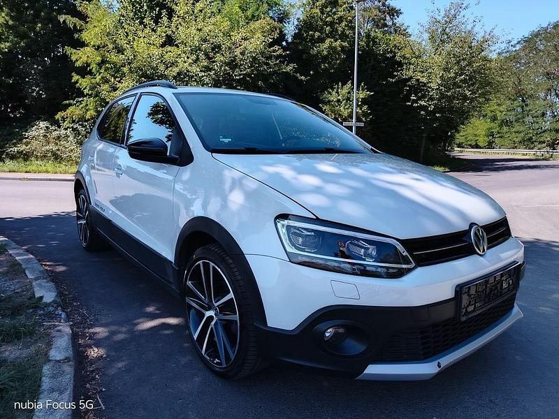 Weiß Gebraucht 2013 VW Polo Cross Kleinwagen | 11.500 € (Etwas zu teuer) - Bild 1/4