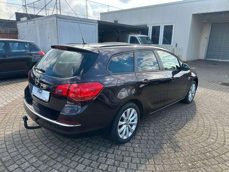 Gebraucht Opel Astra 116 PS (85 kW) 2013 Braun Kombi