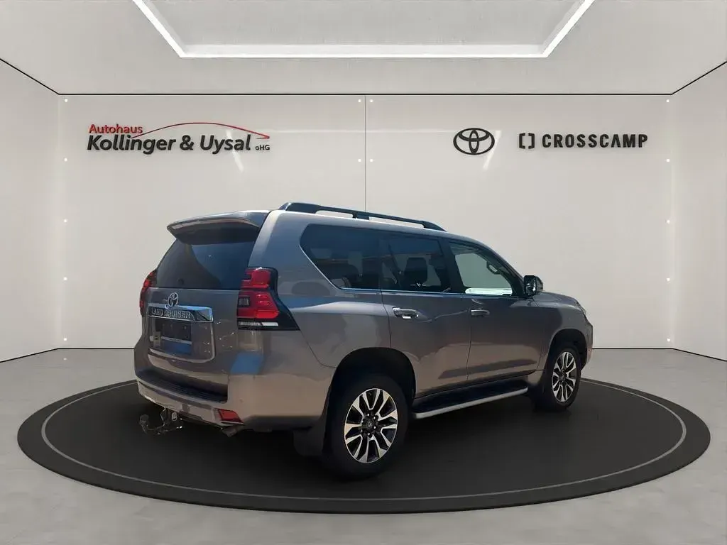 Gebraucht Toyota Land Cruiser Executive 204 PS (150 kW) 2023 Grau SUV