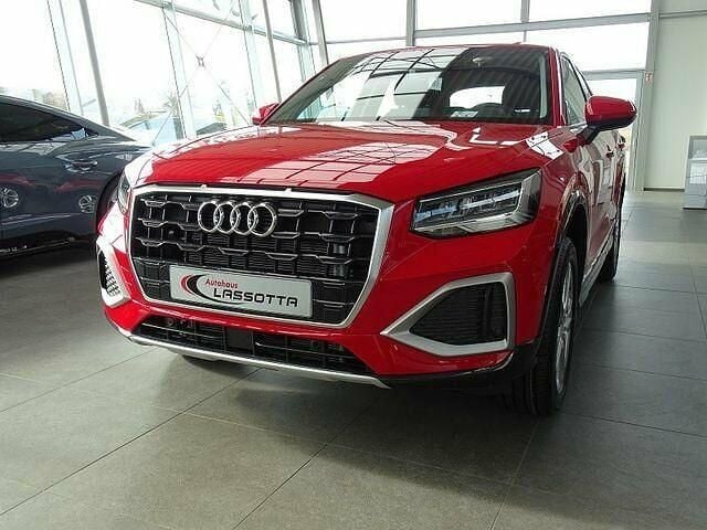 Używany Audi Q2 Advanced 150 KM (110 kW) 2024 Czerwony SUV