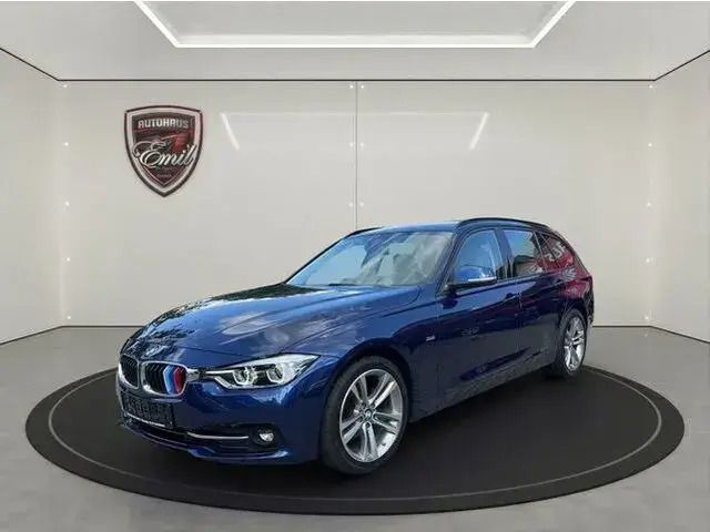 Blau Gebraucht 2017 BMW 318 Sport Line Limousine | 19.990 € (Teuer) - Bild 1/4