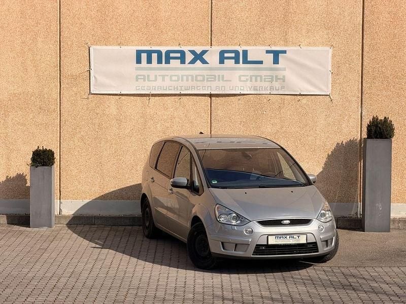 Gebraucht Ford S-MAX Titanium 140 PS (102 kW) 2009 Silber Van / Kleinbus