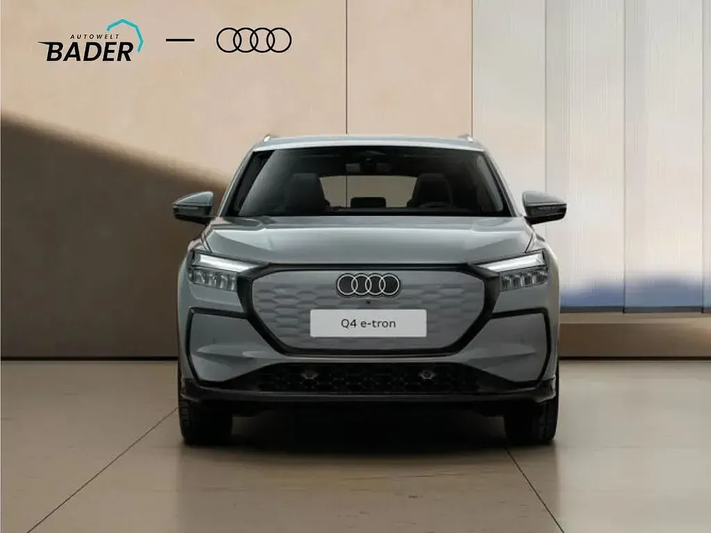 Neu Audi Q4 e-tron Sport 150 kW (204 PS) 2026 Grau SUV
