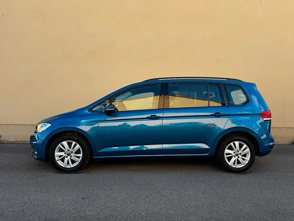 Gebraucht VW Touran IQ Drive 150 PS (110 kW) 2023 Blau Van / Kleinbus
