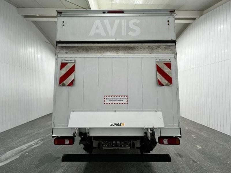Second-hand Iveco Daily 156 CP (114 kW) 2024 Alb Van