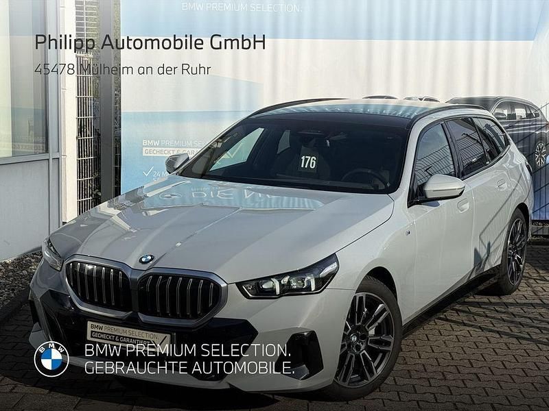 Brooklyn grau metallic Gebraucht 2024 BMW 540 M Sport Kombi | 68.478 € - Bild 1/4