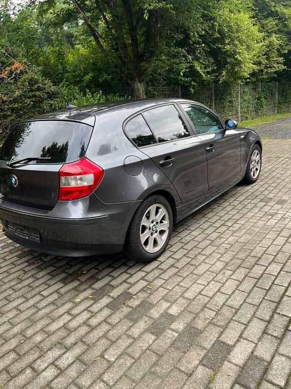 Grau Gebraucht 2005 BMW 116 Sport Line Kleinwagen | 2.600 € (Fairer Preis) - Bild 1/4
