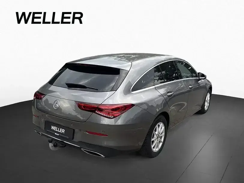 Gebraucht Mercedes CLA200 Progressive 150 PS (110 kW) 2023 Mountaingrau (grau) Coupé