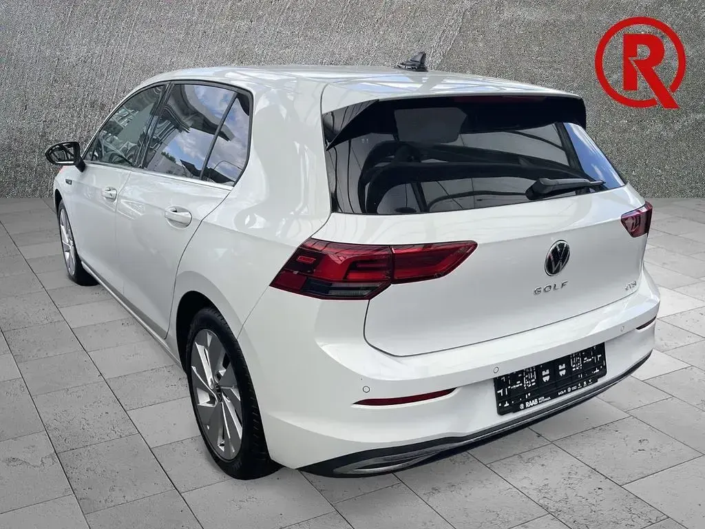 Gebraucht VW Golf VIII Style 150 PS (110 kW) 2023 Weiss Limousine