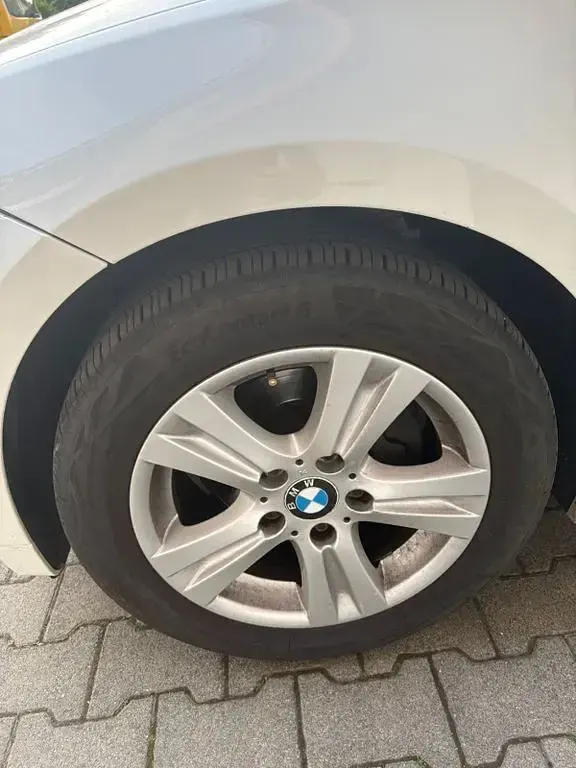 Gebraucht BMW 116 122 PS (89 kW) 2011 Weiß Kleinwagen