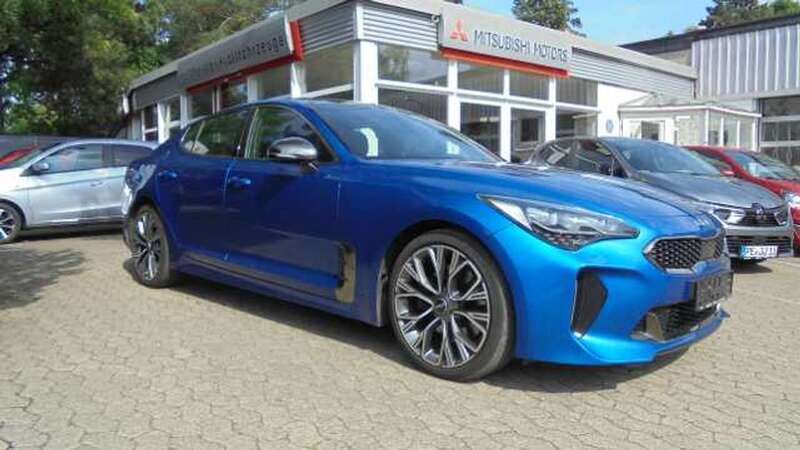 Blau Gebraucht 2019 Kia Stinger Limousine | 23.490 € (Fairer Preis) - Bild 1/4