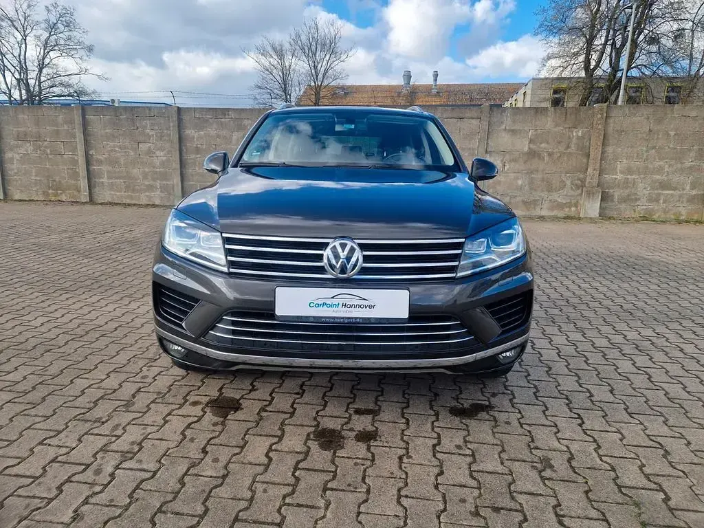 Second-hand VW Touareg Terrain Tech 262 CP (192 kW) 2016 Maro SUV
