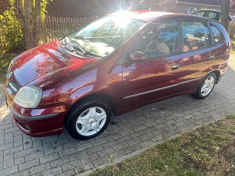 Rot Gebraucht 2003 Nissan Almera Tino Van / Kleinbus | 1.250 € (Fairer Preis) - Bild 1/4