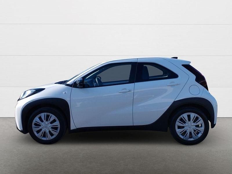 Gebraucht Toyota Aygo X X-play 72 PS (52 kW) 2022 Weiss SUV