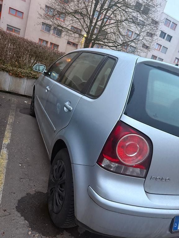 Gebraucht VW Polo Comfortline 80 PS (58 kW) 2006 Silber Limousine